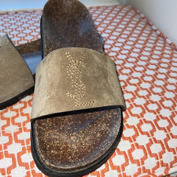 AUTHENTIC YSL SLIDES - Picture 2 of 5